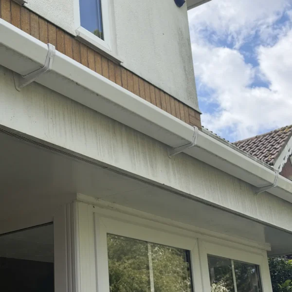 fascia-and-soffit-cleaning-before-12 Fascia & Soffit before professional cleaning
